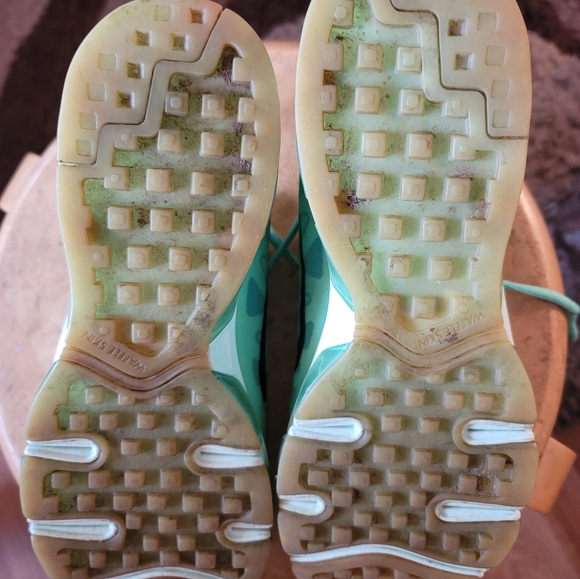 Shoes - Picture 3 of 4